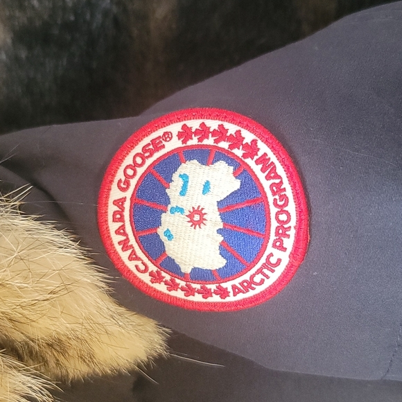 Canada goose Large jacket - Picture 2 of 7